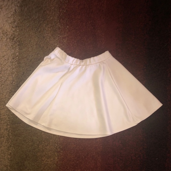 White skater girl skirt - Picture 3 of 3